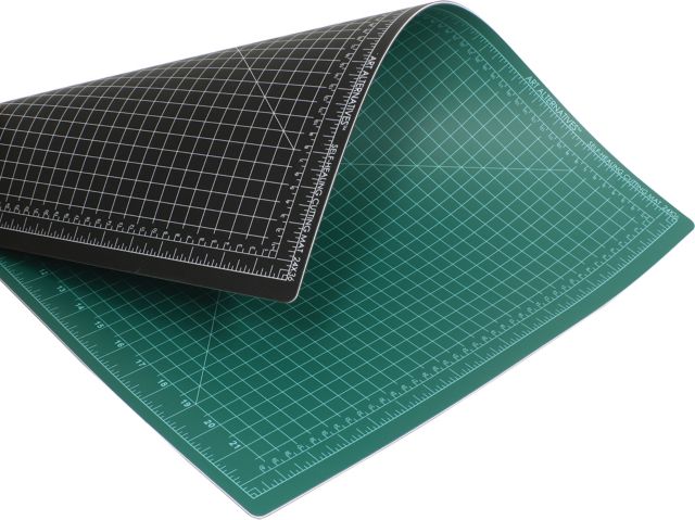 CUTTING MAT 12X18 GRN/BLK